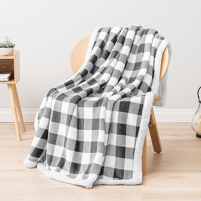 PAVILIA Light Grey Buffalo Plaid Sherpa Throw Blanket for Couch, Plush Light Gray Checkered Fleece Blanket and Throws, Soft Fuzzy Flannel Blanket for Sofa Bed, Warm Cozy Winter Blanket Gift, 50x60