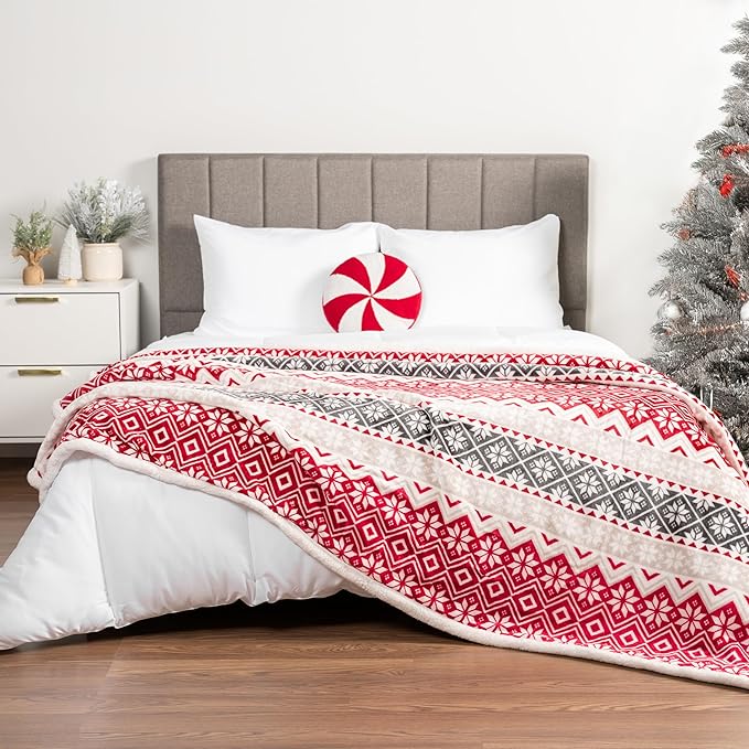 PAVILIA Premium Christmas Sherpa Throw Blanket, Red White Snowflake Holiday Blanket, Ultra-Soft Reversible Fleece Winter Throw for Home Decoration, Cozy Plush 60x80